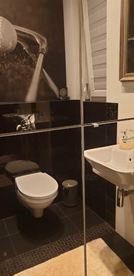 Apartgolf Sobienie Krolewskie Sobienie Szlacheckie Bagian luar foto